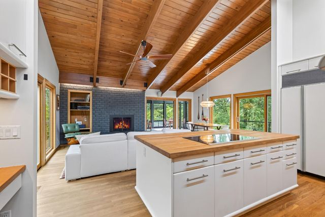 15 Nord Circle Road, North Oaks, MN 55127