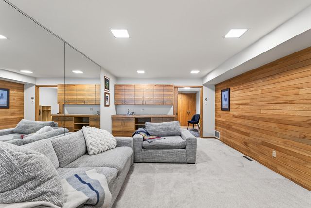 15 Nord Circle Road, North Oaks, MN 55127