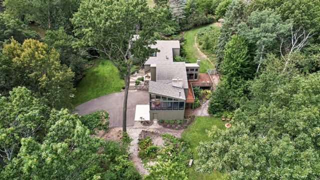 15 Nord Circle Road, North Oaks, MN 55127