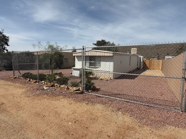 9661 2nd Street, Chloride, AZ 86431