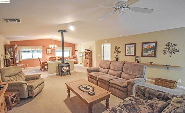 20887 Big Foot Ct, Groveland, CA 95321