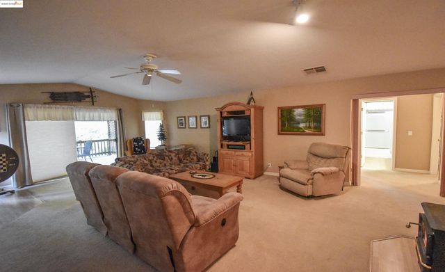 20887 Big Foot Ct, Groveland, CA 95321