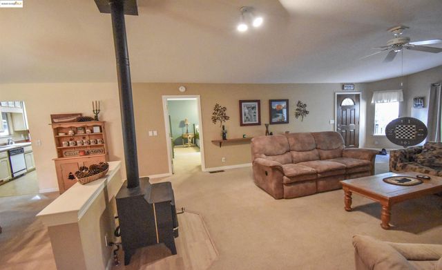 20887 Big Foot Ct, Groveland, CA 95321