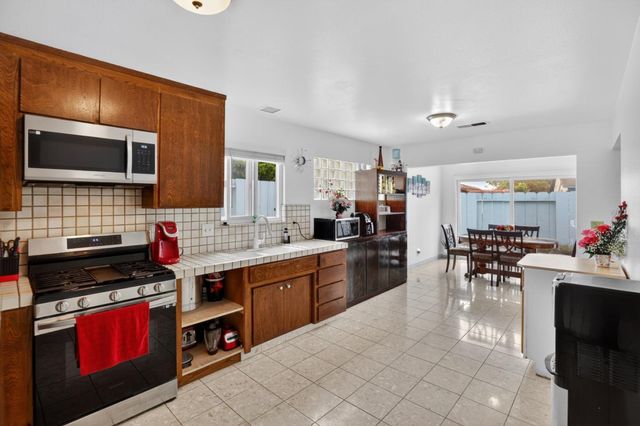 18624 Eisenhower Street, Salinas, CA 93906