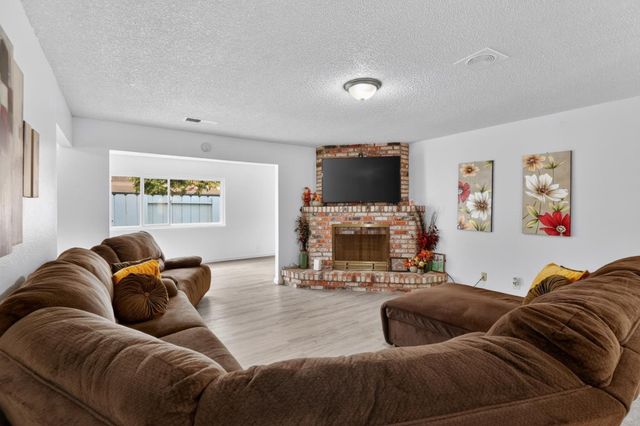 18624 Eisenhower Street, Salinas, CA 93906