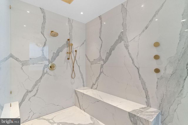 3 CUMBERLAND CIR, Ivyland, PA 18974