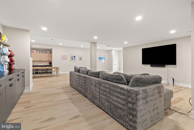 3 CUMBERLAND CIR, Ivyland, PA 18974