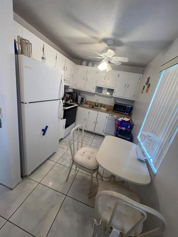 186 Flanders D 186, Delray Beach, FL 33484