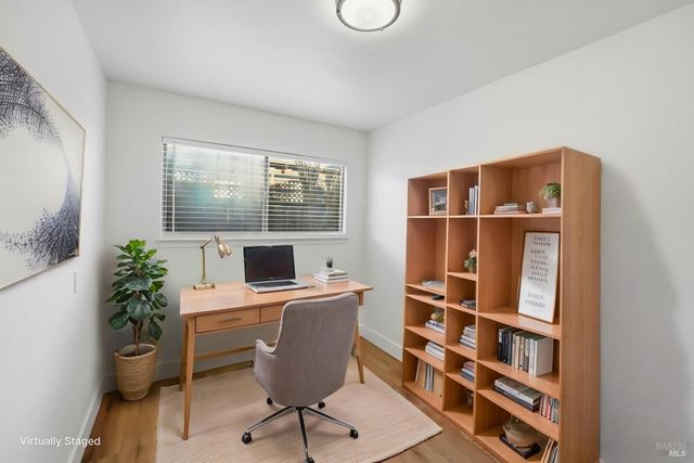 4906 Fernglen Dr, Santa Rosa, CA 95405