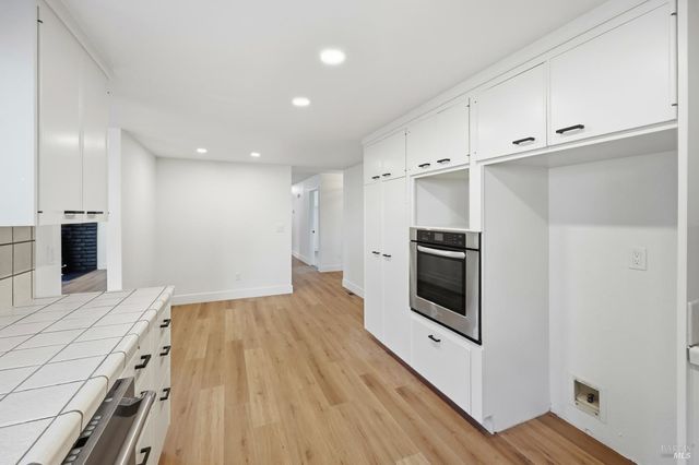 4906 Fernglen Dr, Santa Rosa, CA 95405