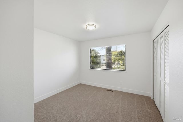 4906 Fernglen Dr, Santa Rosa, CA 95405
