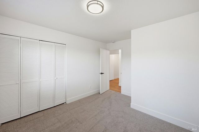 4906 Fernglen Dr, Santa Rosa, CA 95405