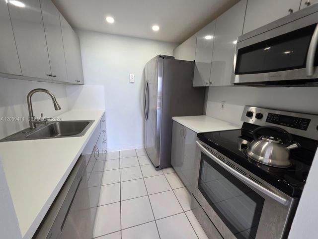 2350 NE 135th Street 602, North Miami, FL 33181