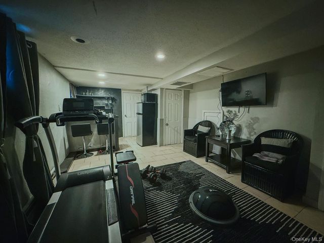 334 S 9th Avenue, Mount Vernon, NY 10550