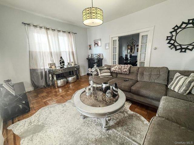 334 S 9th Avenue, Mount Vernon, NY 10550