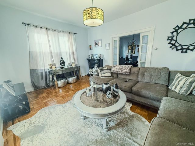 334 S 9th Avenue, Mount Vernon, NY 10550