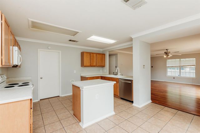 1101 Sheltie LN, Round Rock, TX 78664