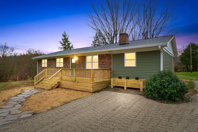 224 Lake St, Livingston, TN 38570