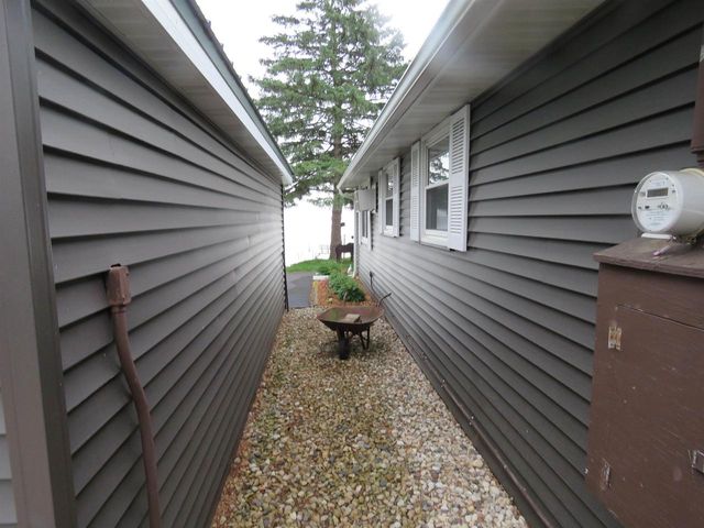 N9380 Idle Drive, Randolph, WI 53956