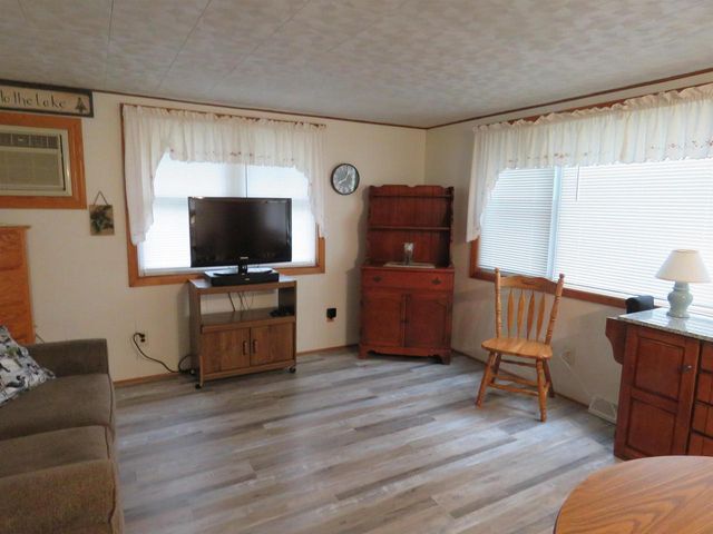 N9380 Idle Drive, Randolph, WI 53956