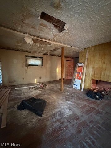 10800 Crestwood Avenue, Cleveland, OH 44104