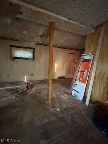 10800 Crestwood Avenue, Cleveland, OH 44104