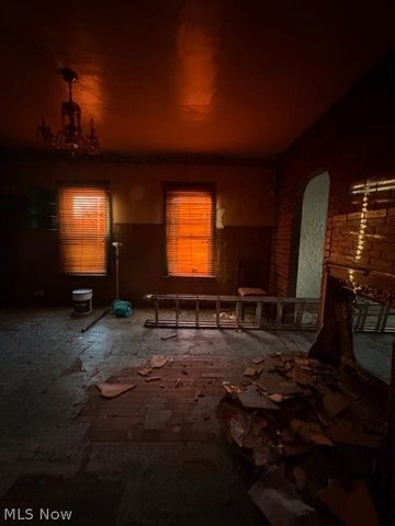 10800 Crestwood Avenue, Cleveland, OH 44104