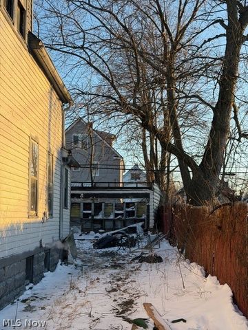 10800 Crestwood Avenue, Cleveland, OH 44104