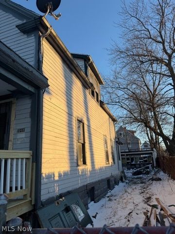 10800 Crestwood Avenue, Cleveland, OH 44104