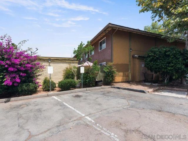 2094 E Grand Ave 7, Escondido, CA 92027