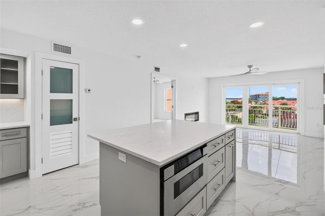 4900 BRITTANY DRIVE S 405, St Petersburg, FL 33715