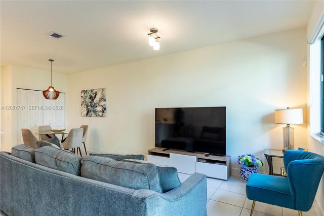 4623 NW 83rd Pkwy, Doral, FL 33166