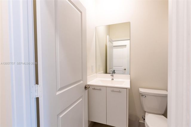 4623 NW 83rd Pkwy, Doral, FL 33166