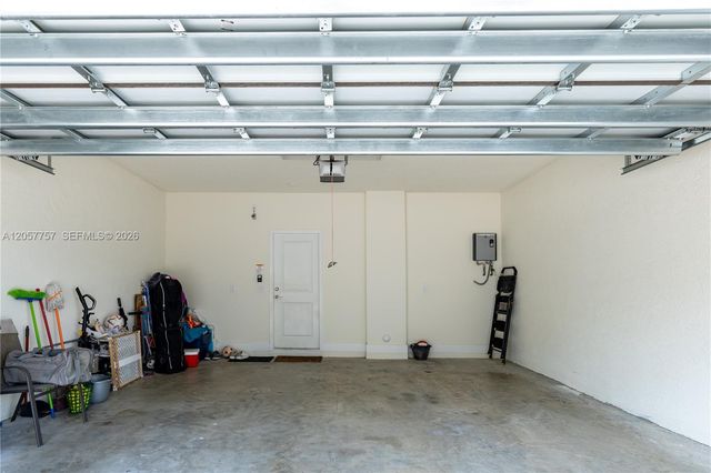 4623 NW 83rd Pkwy, Doral, FL 33166