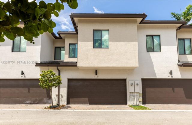 4623 NW 83rd Pkwy, Doral, FL 33166