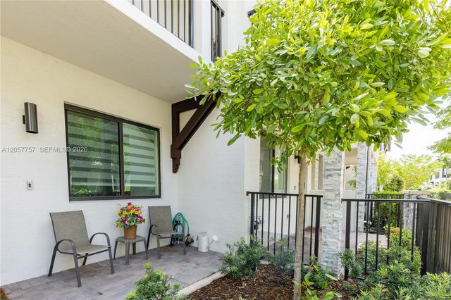 4623 NW 83rd Pkwy, Doral, FL 33166