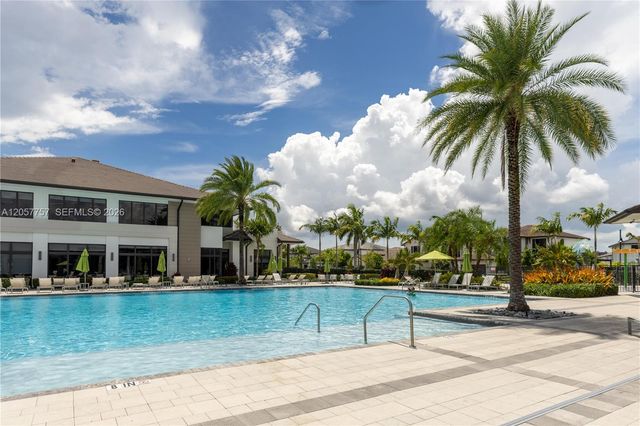 4623 NW 83rd Pkwy, Doral, FL 33166