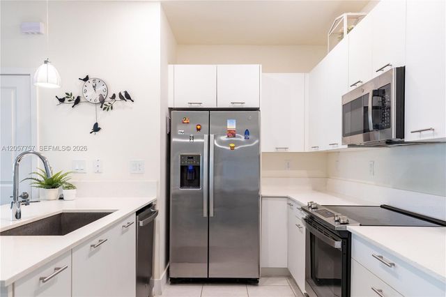 4623 NW 83rd Pkwy, Doral, FL 33166