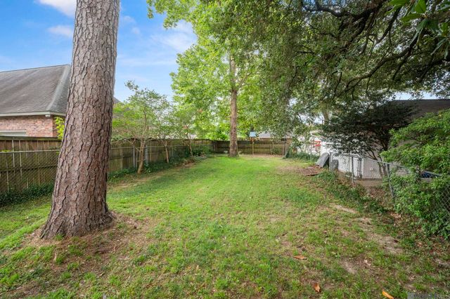8833 Bayside Ave, Baton Rouge, LA 70806