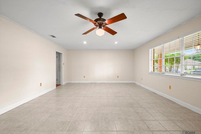 8833 Bayside Ave, Baton Rouge, LA 70806