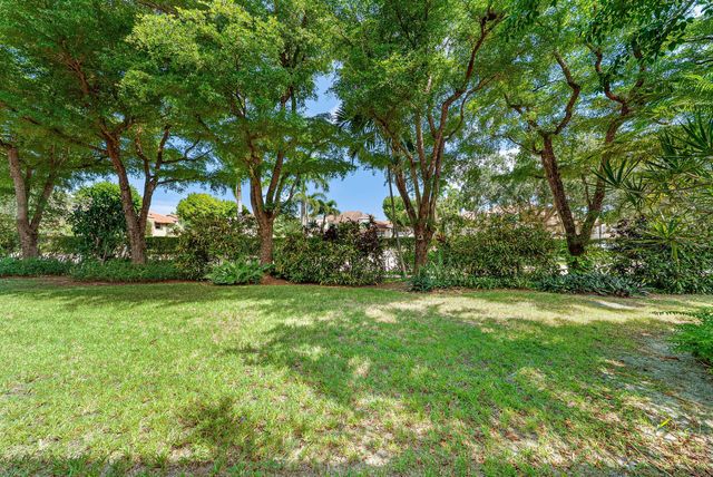 6668 Via Regina, Boca Raton, FL 33433