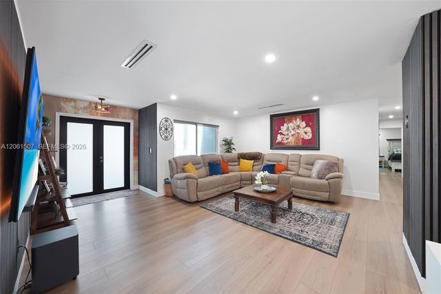 13210 SW 12th St, Miami, FL 33184
