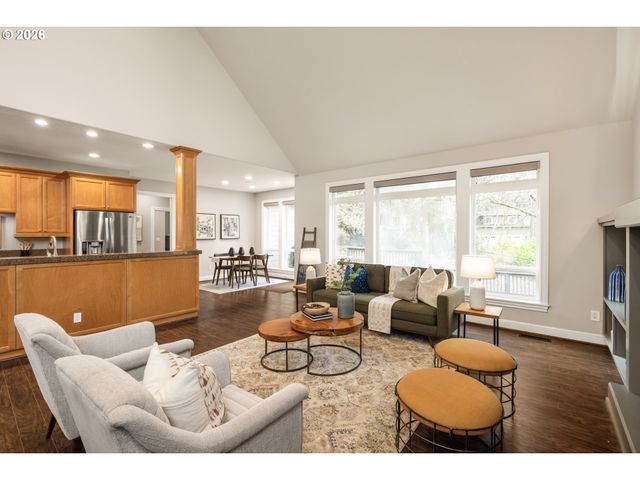 16550 ANNA EVE Dr, Milwaukie, OR 97267