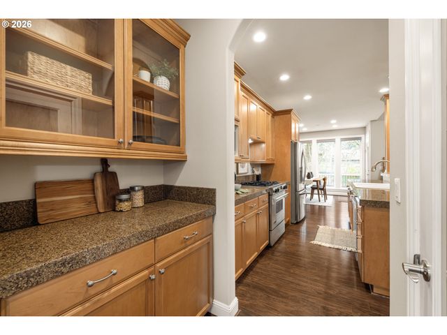 16550 ANNA EVE Dr, Milwaukie, OR 97267