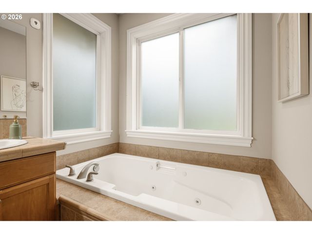 16550 ANNA EVE Dr, Milwaukie, OR 97267