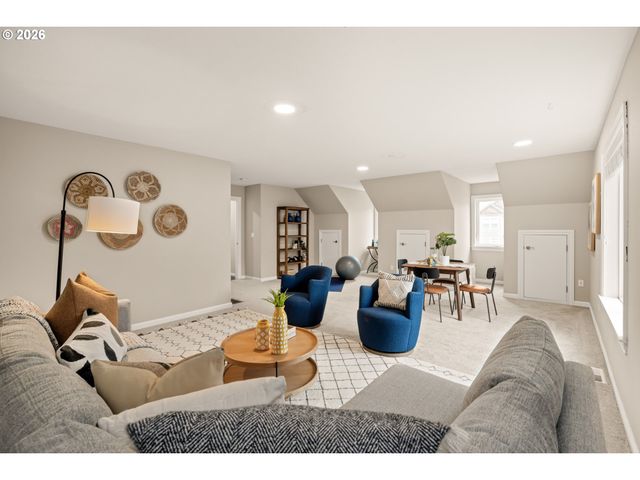 16550 ANNA EVE Dr, Milwaukie, OR 97267