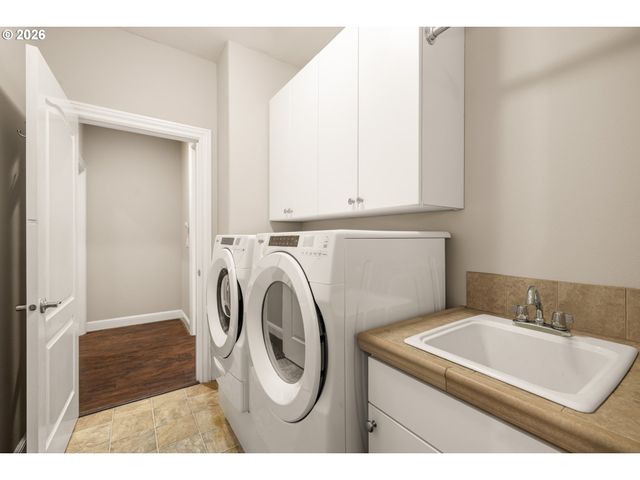 16550 ANNA EVE Dr, Milwaukie, OR 97267