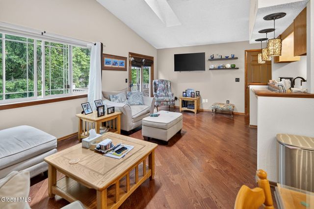 202 Burgoyne Drive 202, Halfmoon, NY 12065