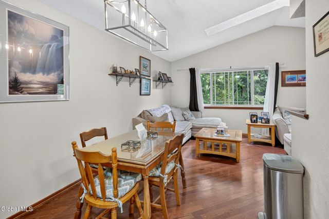 202 Burgoyne Drive 202, Halfmoon, NY 12065