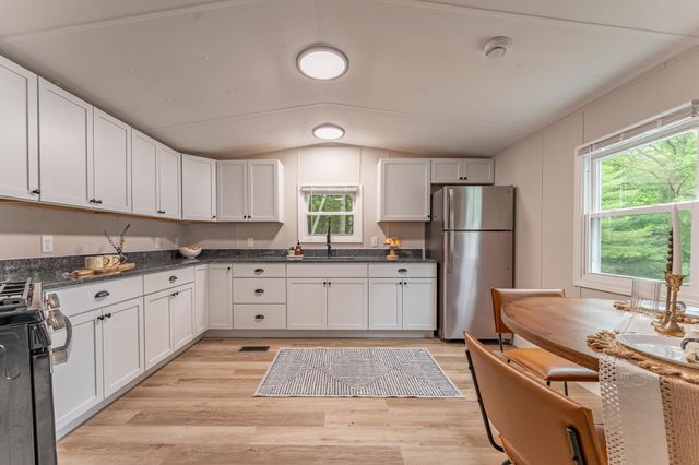 12 Ruby Way, Merrimack, NH 03054